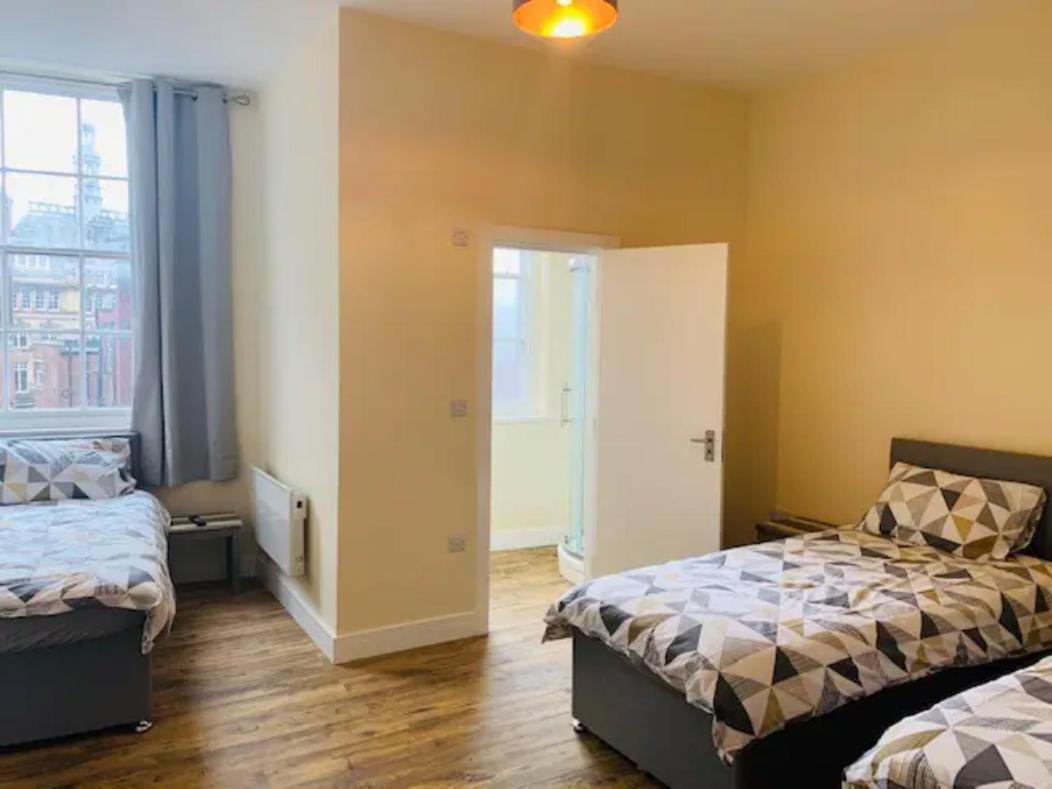 8 Fish Street, Budget City Centre Accomodation リーズ エクステリア 写真