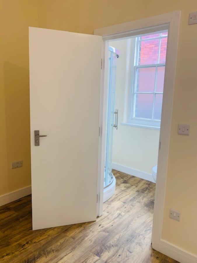 8 Fish Street, Budget City Centre Accomodation リーズ エクステリア 写真